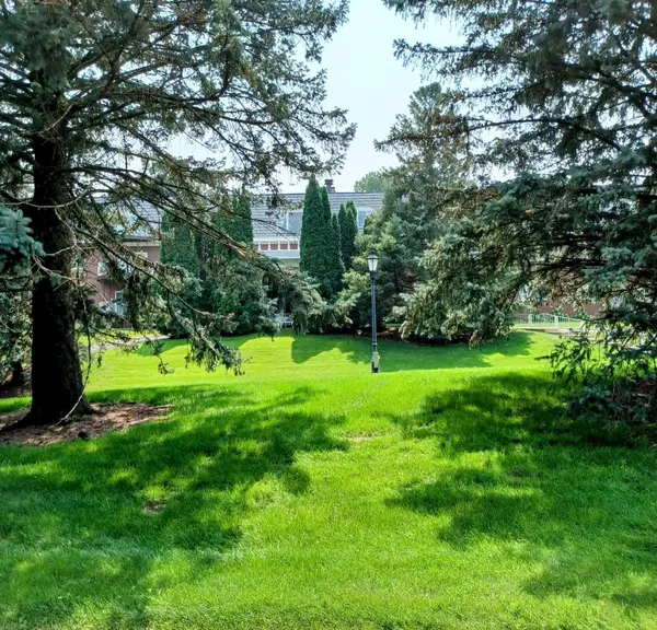 8621 Basswood RD #23, Eden Prairie, MN 55344