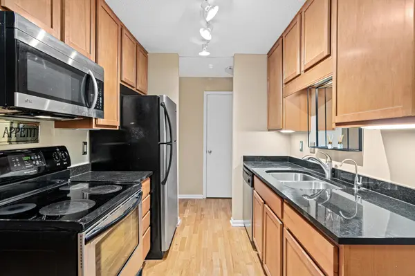 520 Ridgewood AVE #3, Minneapolis, MN 55403