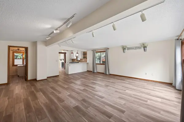 1612 Goodview AVE N, Oakdale, MN 55128