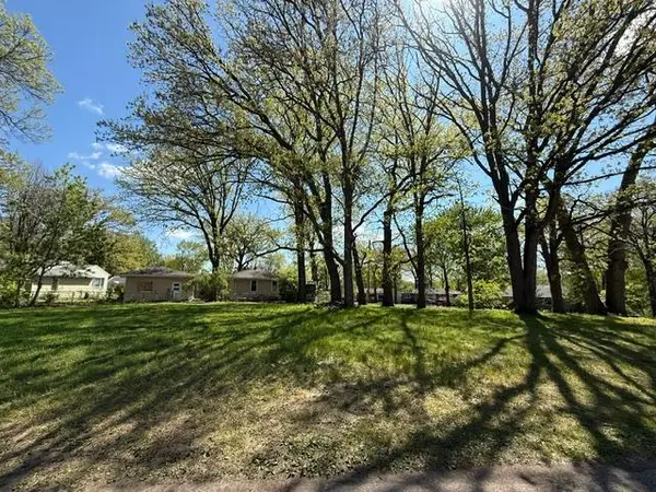 900 Lindbergh DR S, Little Falls, MN 56345