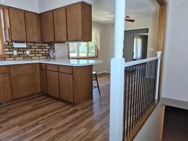 302 Sunrise LN, Marshall, MN 56258