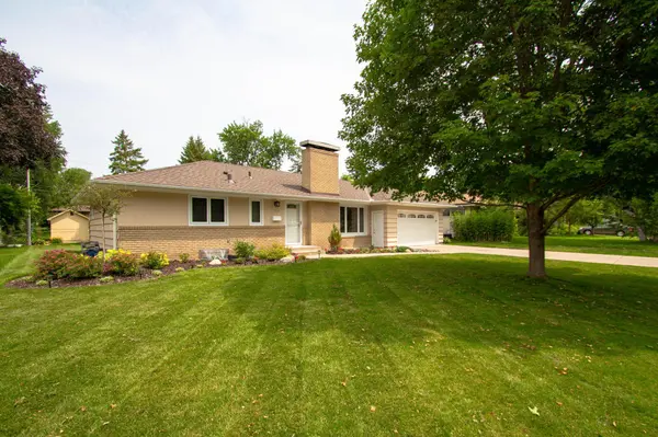 3314 Belden DR NE, Saint Anthony, MN 55418