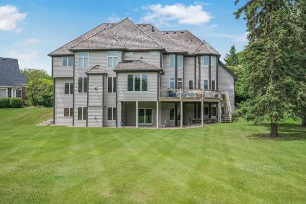 10451 White Tail XING, Eden Prairie, MN 55347