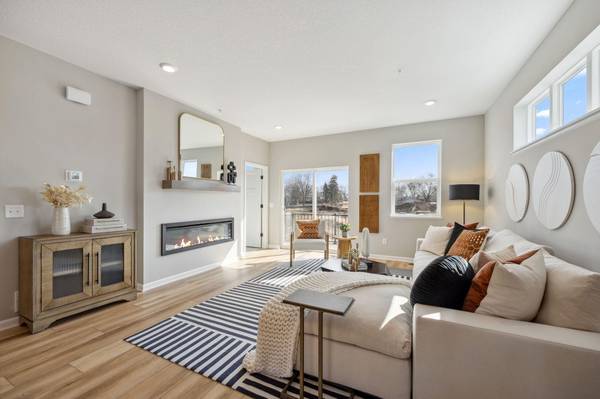 1531 Traverse LN, West Saint Paul, MN 55118