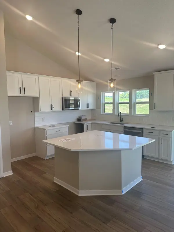 8828 63rd ST S, Cottage Grove, MN 55016
