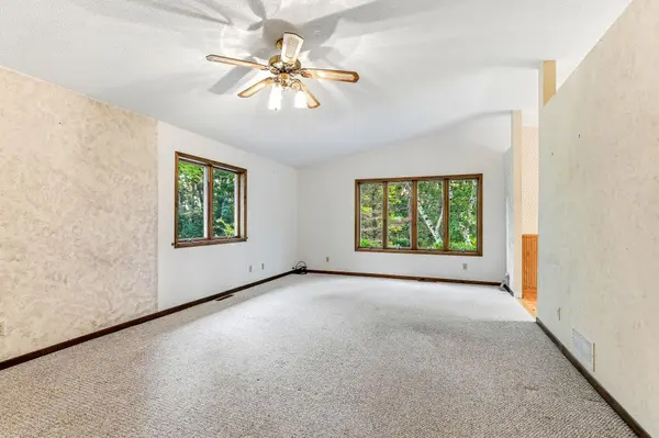 39258 Harder Pkwy, North Branch, MN 55056