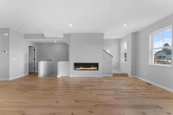 1523 Trellis LN, West Saint Paul, MN 55118