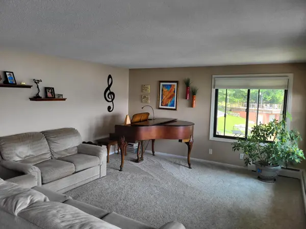 6048 Quinn AVE NW, South Haven, MN 55382