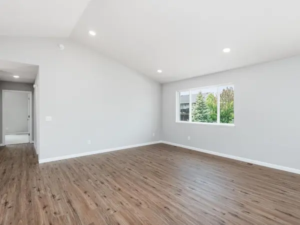 1223 Olivia ST SE, New Prague, MN 56071