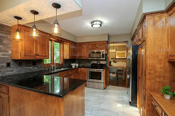 210 Interwood DR, Glencoe, MN 55336