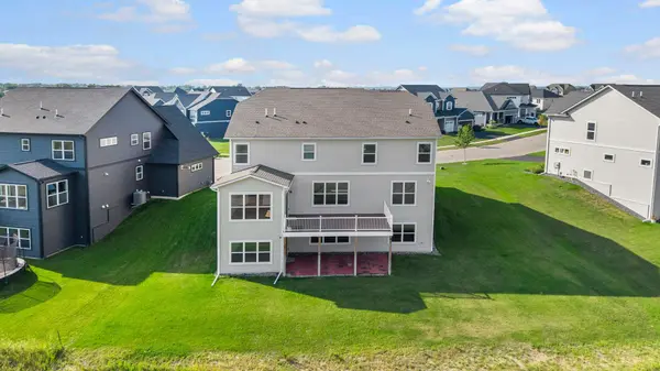 1961 Dahlia DR, Shakopee, MN 55379