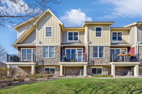 10733 Falling Water LN #B, Saint Paul, MN 55129