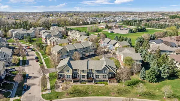 10733 Falling Water LN #B, Saint Paul, MN 55129