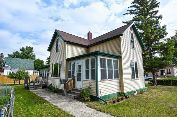 621 1st ST E, Thief River Falls, MN 56701