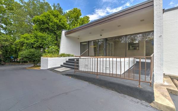 125 Enon Springs Rd #E, Smyrna, TN 37167
