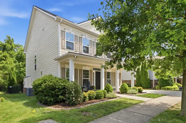 1017 Linden Isle Dr, Franklin, TN 37064