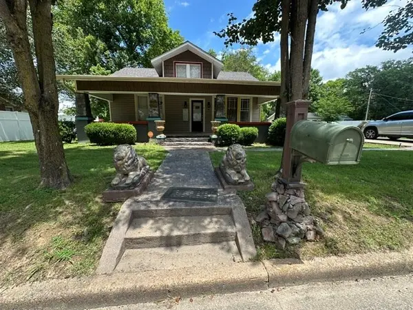 116 W Frazier St, Camden, TN 38320