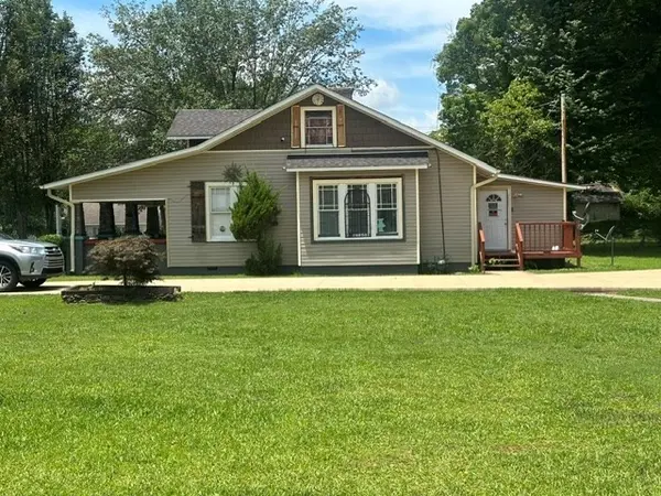 116 W Frazier St, Camden, TN 38320