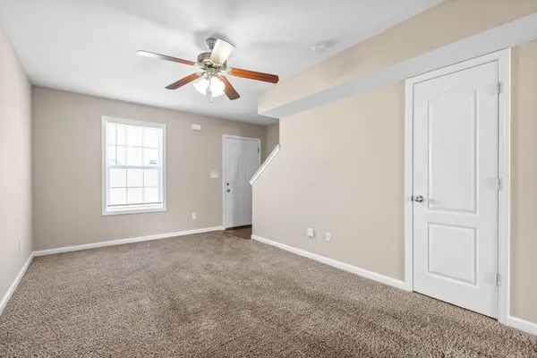 1210 Ash Ridge Dr #E, Clarksville, TN 37042