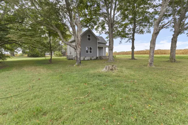 5178 E Robertson Rd, Cross Plains, TN 37049