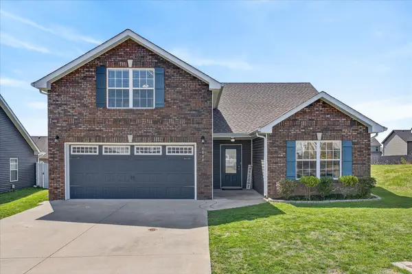 1044 Charles Thomas Dr, Clarksville, TN 37042