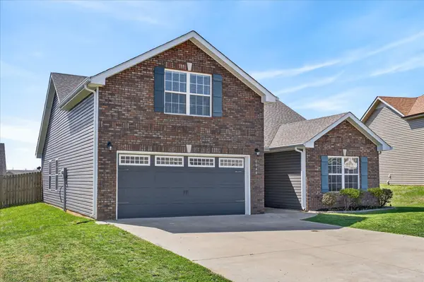 1044 Charles Thomas Dr, Clarksville, TN 37042