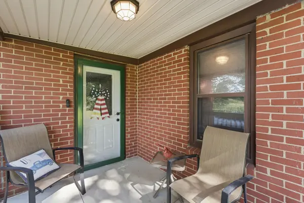 198 Clearview Rd, Cottontown, TN 37048