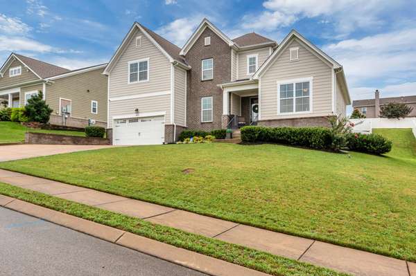 2815 Trentview Ln, Columbia, TN 38401