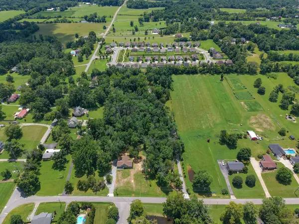 176 S Palmers Chapel Rd, White House, TN 37188