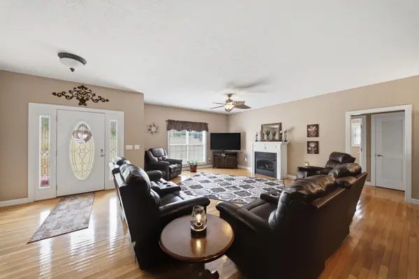 221 Allen Dr, Greenbrier, TN 37073