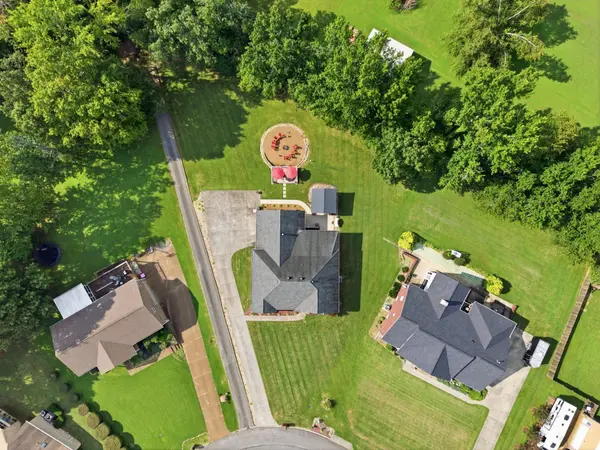 221 Allen Dr, Greenbrier, TN 37073