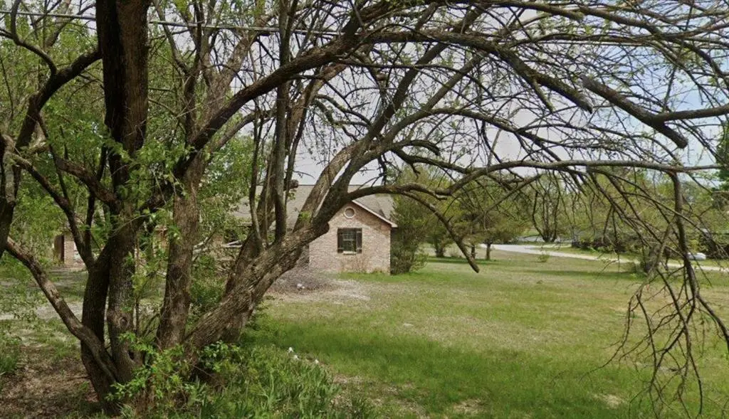 1357 N John Douglas Road, Van Alstyne, TX 75495