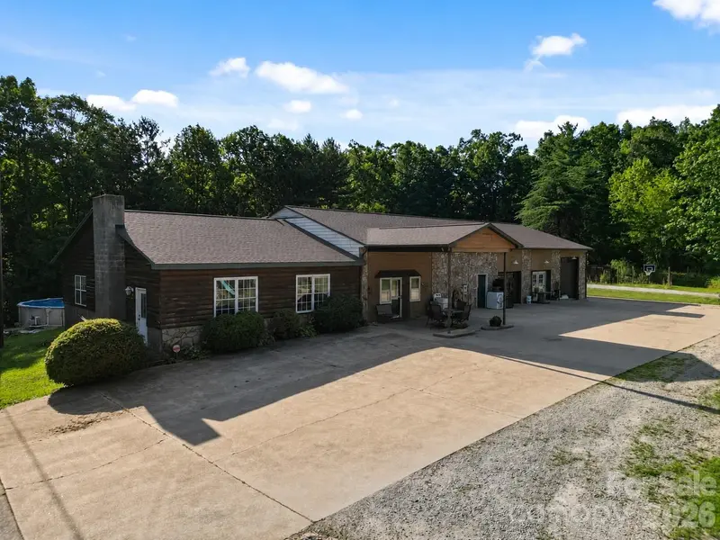 2269 Lee Roy LN, Lenoir, NC 28645