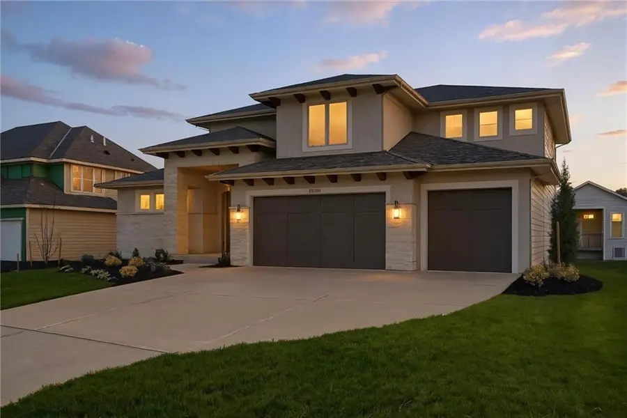 21913 W 99th TER, Lenexa, KS 66220