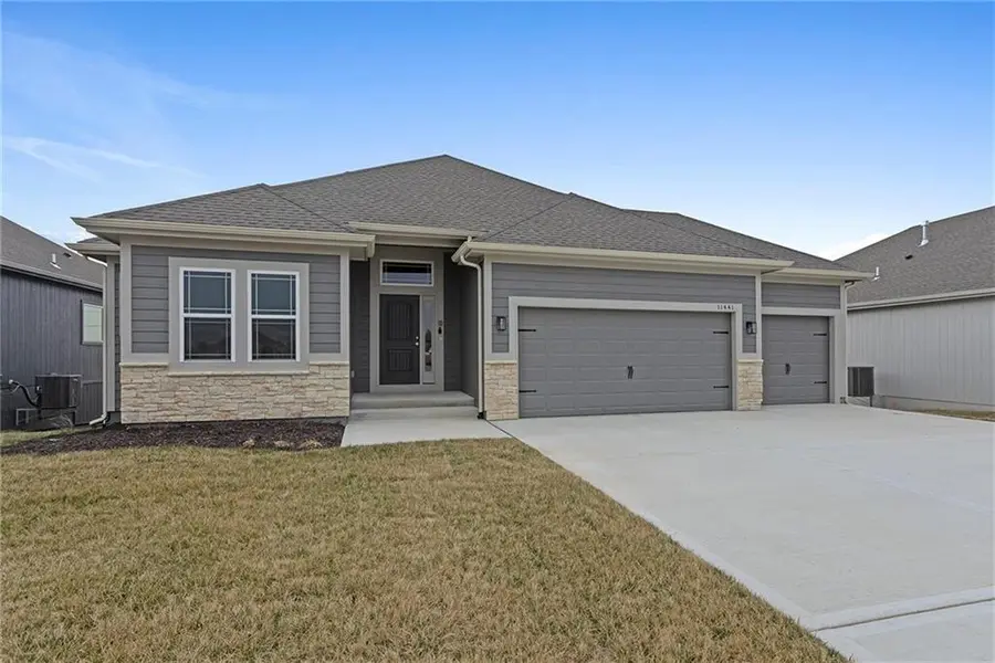 11010 N Corrington AVE, Kansas City, MO 64156