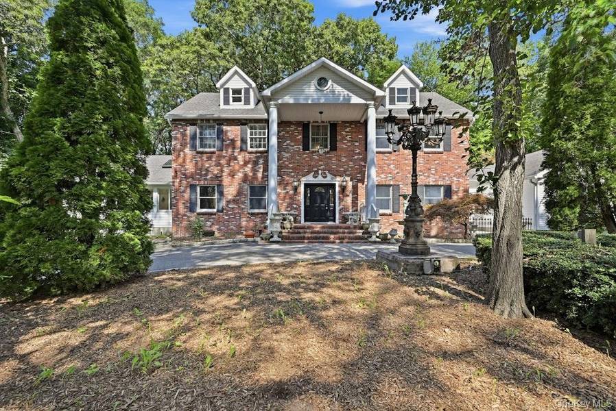 48 Private RD, Calverton, NY 11933