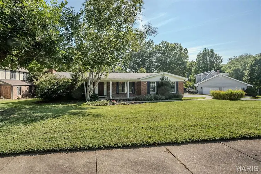 749 Chatelet Woods DR, St Louis, MO 63135
