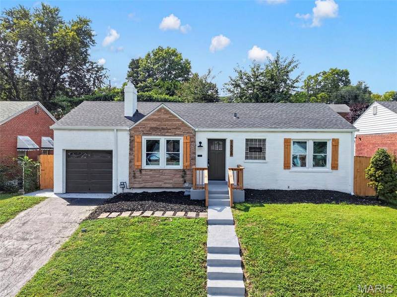 1525 Westmont PL, St Louis, MO 63130