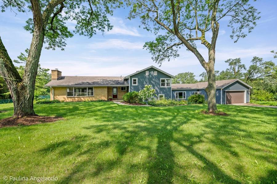22406 N Bertha LN, Barrington, IL 60010