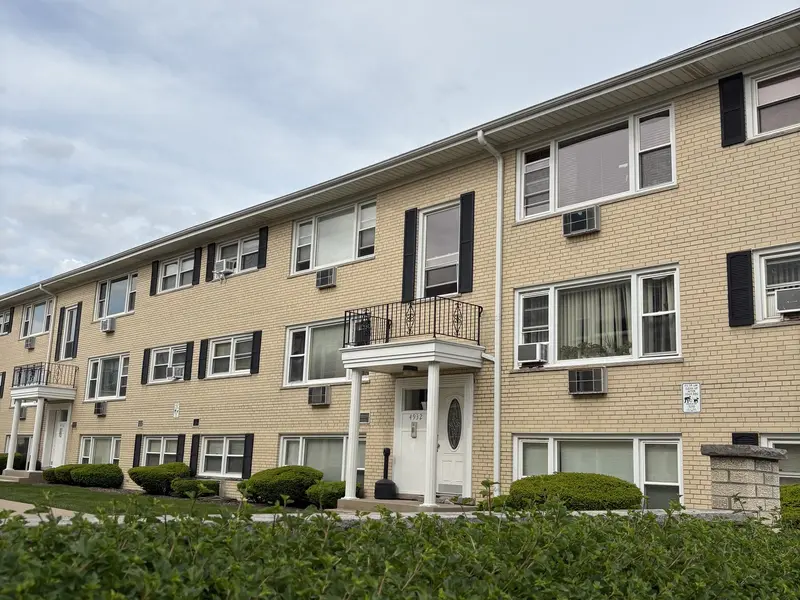 4932 Leonard DR #2A, Norridge, IL 60706