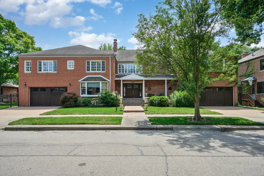 2851 W Rascher AVE, Chicago, IL 60625