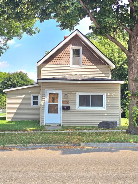 801 5th ST SW, Willmar, MN 56201