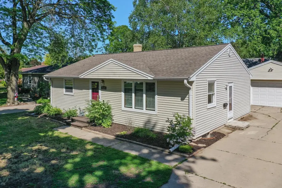 1525 GROSS AVE, Green Bay, WI 54304-3307