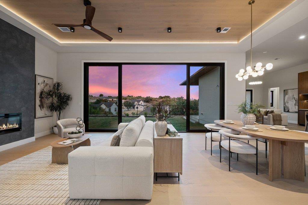 1508 Chalk Bluff CT, Leander, TX 78641