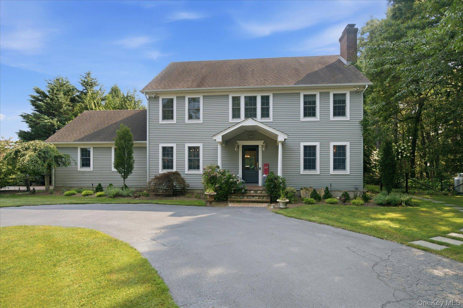 147B Old Country RD, Remsenburg, NY 11960