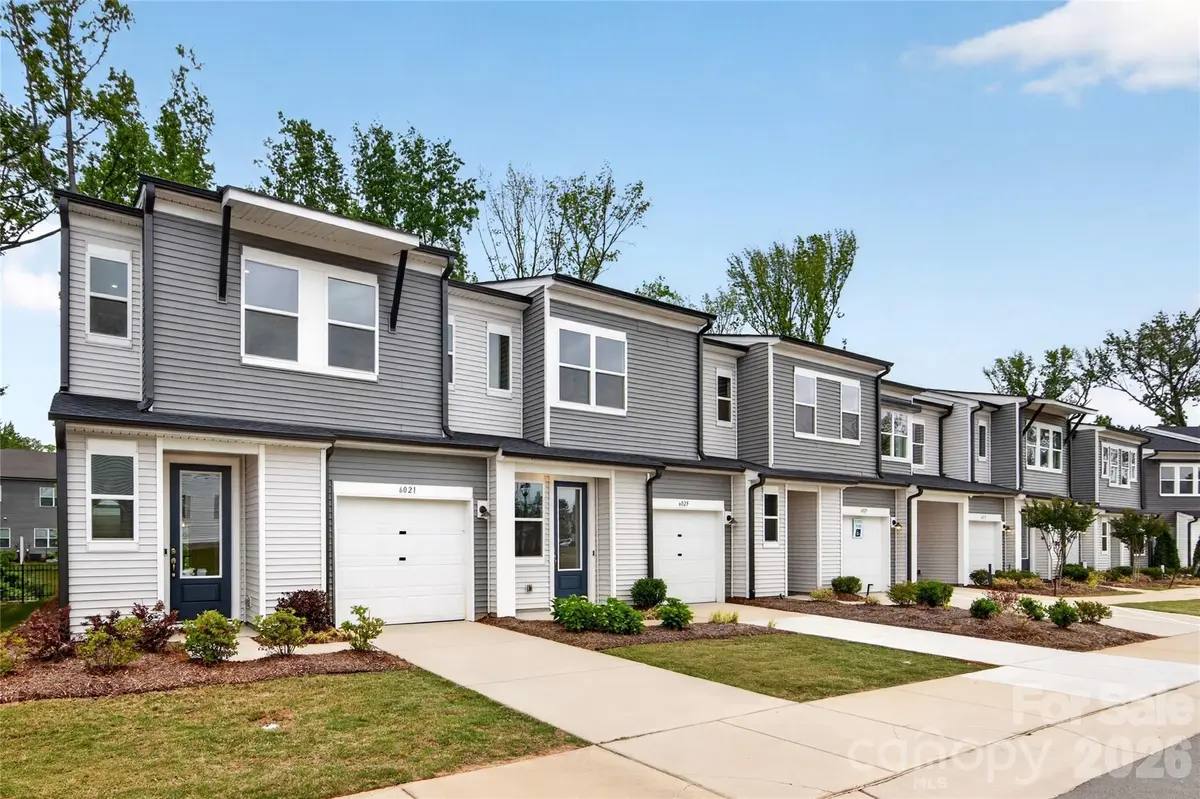 6021 Longar LN, Charlotte, NC 28269