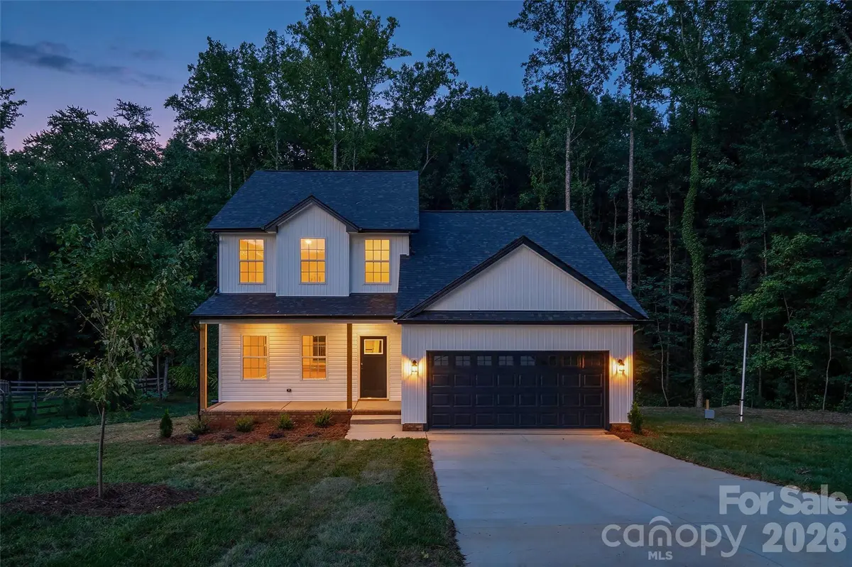 2937 Martin ST, Walkertown, NC 27051