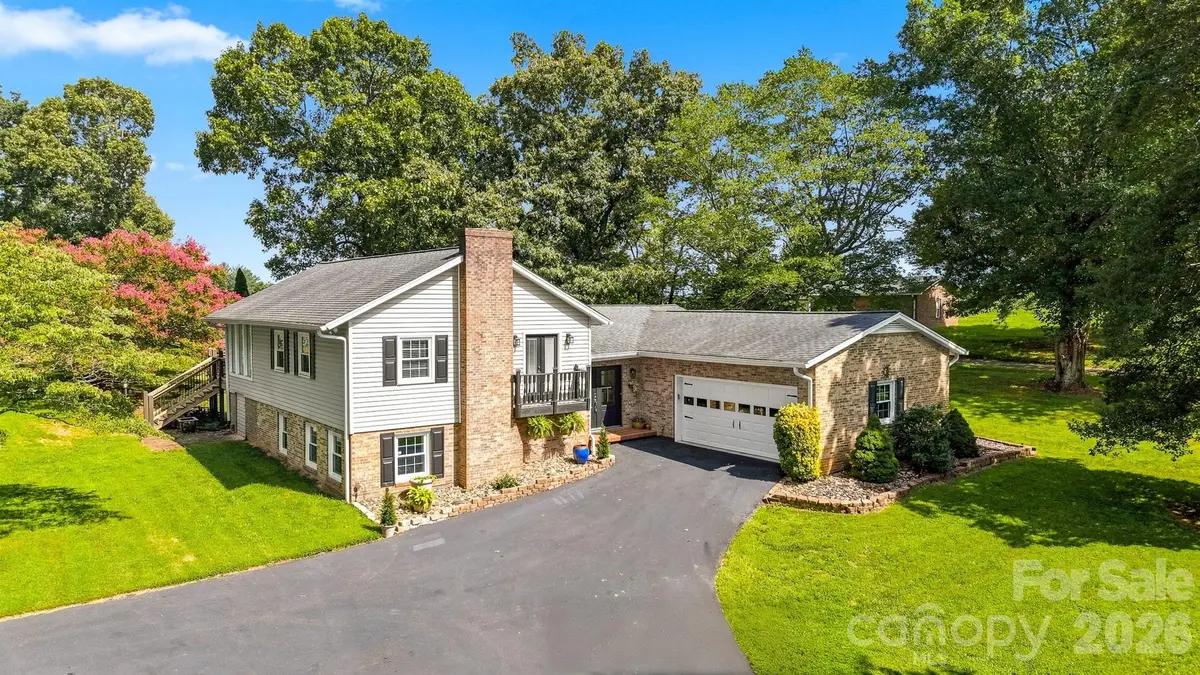 4662 Granada Hills DR, Granite Falls, NC 28630