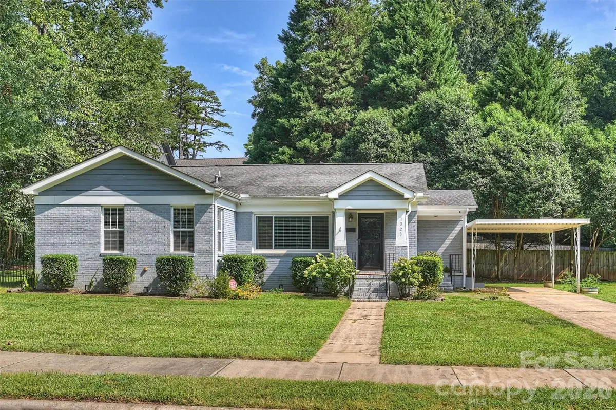 1323 Carolyn DR, Charlotte, NC 28205
