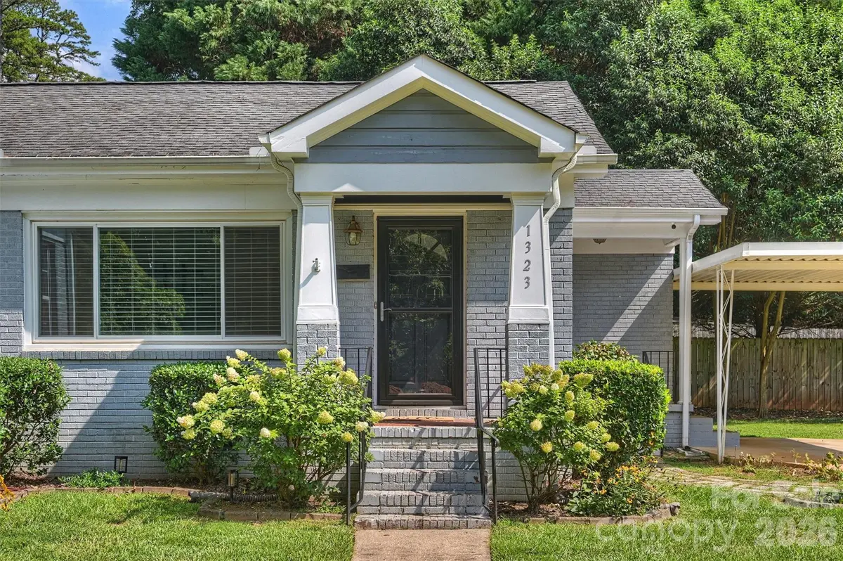1323 Carolyn DR, Charlotte, NC 28205